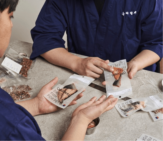 누가 생산하나요?