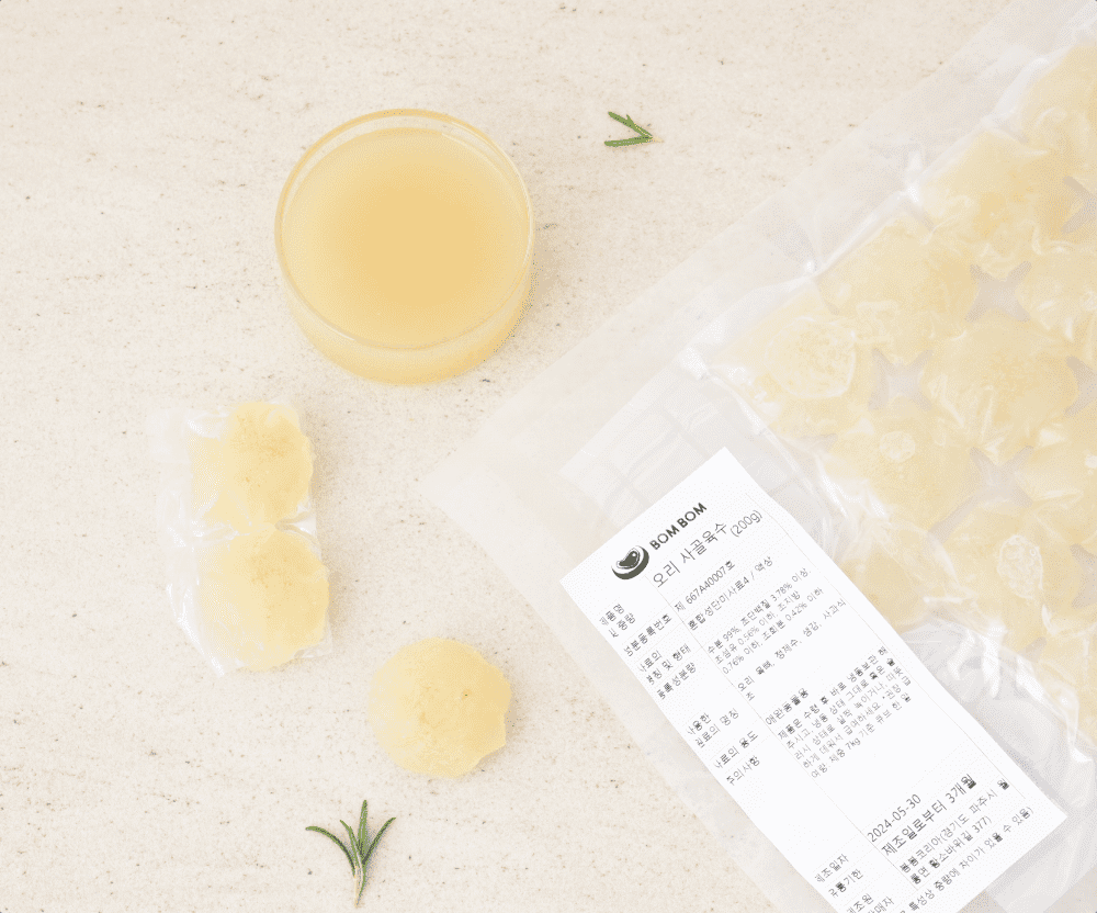 진한 맛을 담은 오리 사골육수